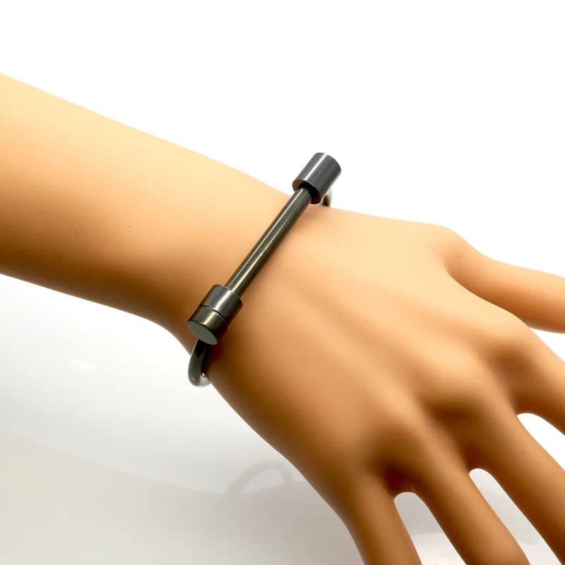 Fashion Luxury Famous Brand Jewelry Stainless Steel Women Gold Color Bangle Lady Matched D Upper Arm Bracelet Love Screw Bangle
Fashion Luxury Famous Brand Jewelry Stainless Steel Women Gold Color Bangle Lady Matched D Upper Arm Bracelet Love Screw Bangle