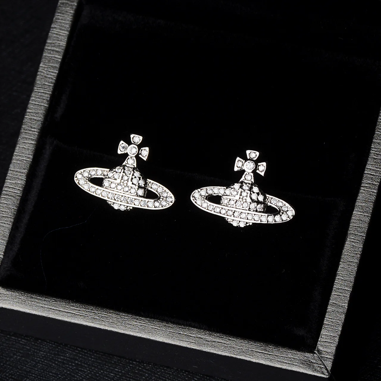 skysuk New Arrival Fashion Trend Silver Color Planet Stud Earrings for Women Rhinestone Saturn Earring Female Jewelry Gift
skysuk New Arrival Fashion Trend Silver Color Planet Stud Earrings for Women Rhinestone Saturn Earring Female Jewelry Gift