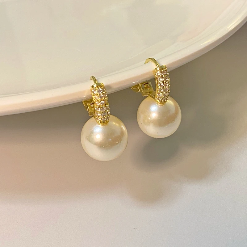 Delicate Jewelry Simulated Pearl Earring Popular Design High Quality AAA Zircon Elegant Drop Earrings For Women Accessories
Delicate Jewelry Simulated Pearl Earring Popular Design High Quality AAA Zircon Elegant Drop Earrings For Women Accessories