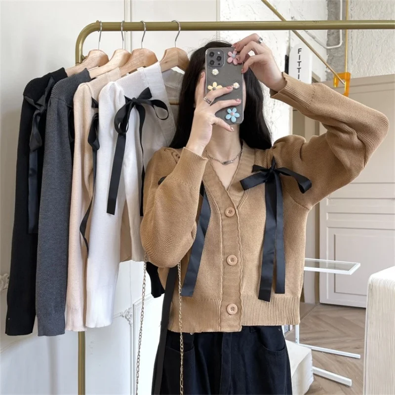 French Sweet Bow Wool Knit Cardigan Women's Autumn and Winter Design Sense V-neck Single Breasted Top Kio
French Sweet Bow Wool Knit Cardigan Women's Autumn and Winter Design Sense V-neck Single Breasted Top Kio
