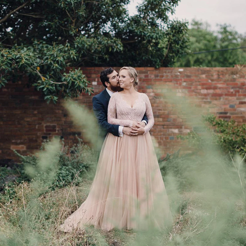 Sexy Wedding Dresses Tulle Lace Pleat V-Neck Full Sleeve Zipper A-Line Bridal Gowns Novia Do 2021 New Vestidos
Sexy Wedding Dresses Tulle Lace Pleat V-Neck Full Sleeve Zipper A-Line Bridal Gowns Novia Do 2021 New Vestidos