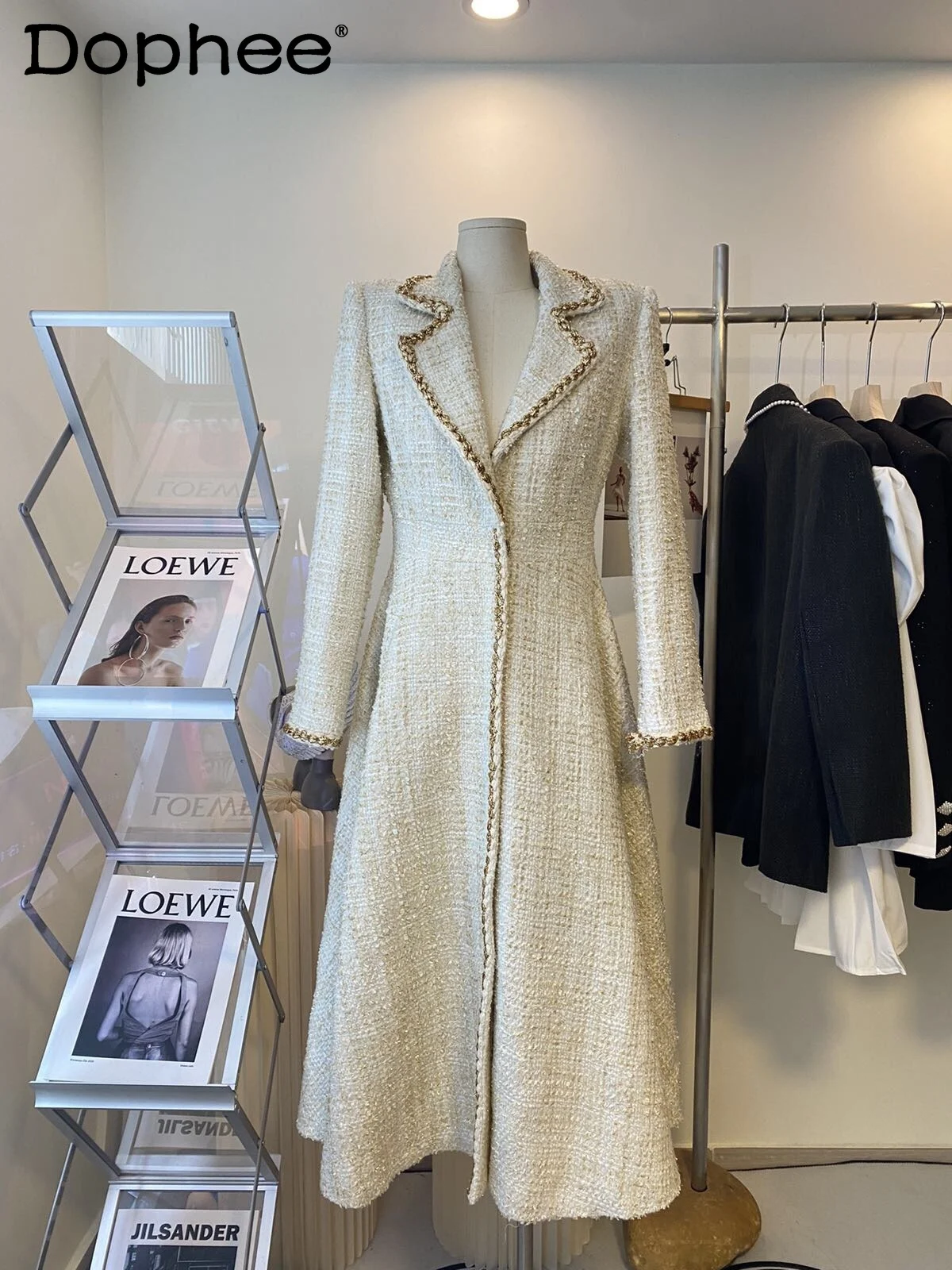 2021 Fall Winter Overcoat Socialite French Style Vintage Tweed Long Coat Women Lapel Long Sleeve Slim Waist Large Hem Wool Coat
2021 Fall Winter Overcoat Socialite French Style Vintage Tweed Long Coat Women Lapel Long Sleeve Slim Waist Large Hem Wool Coat