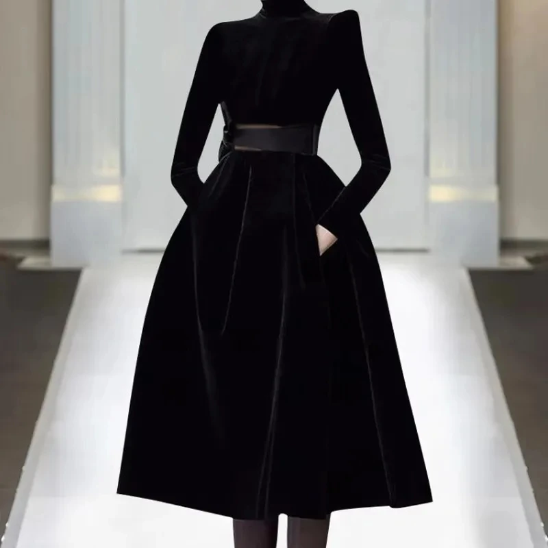 2021 spring fashion catwalk new high-end women's temperament black slim velvet dress trend Vintage A-Line Solid
2021 spring fashion catwalk new high-end women's temperament black slim velvet dress trend Vintage A-Line Solid