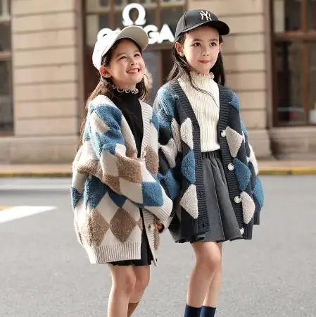 XIE XIAO LING 2021 New Winter Clothes for Girls Knitted Sweater Kids Cotton Long Sleeve Single Breasted Cute Cardigan Outwear
XIE XIAO LING 2021 New Winter Clothes for Girls Knitted Sweater Kids Cotton Long Sleeve Single Breasted Cute Cardigan Outwear