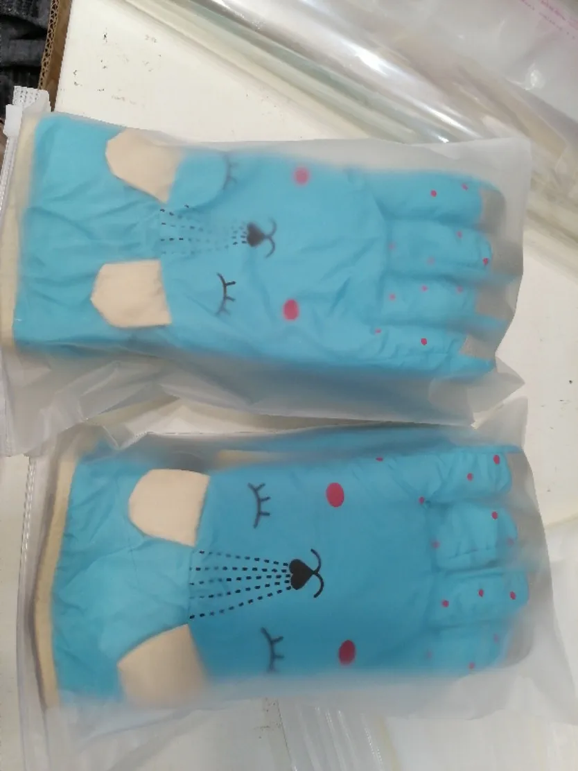 Winter Gloves for Kids Boys Girls Snow Windproof Mittens Outdoor Sports Skiing baby children's winter warm Mittens Gloves 6-12Y
Winter Gloves for Kids Boys Girls Snow Windproof Mittens Outdoor Sports Skiing baby children's winter warm Mittens Gloves 6-12Y