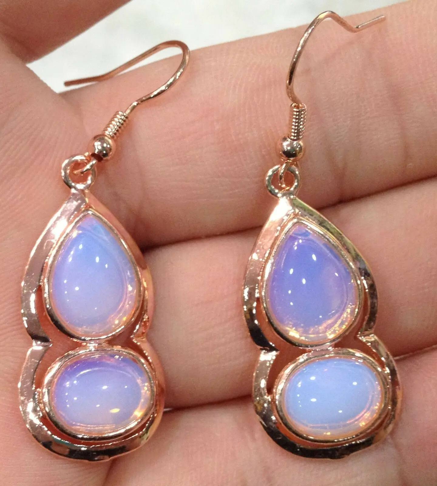 New Sri Lanka Moonstone Gourd Earring AAA gold-plated AAA+
New Sri Lanka Moonstone Gourd Earring AAA gold-plated AAA+