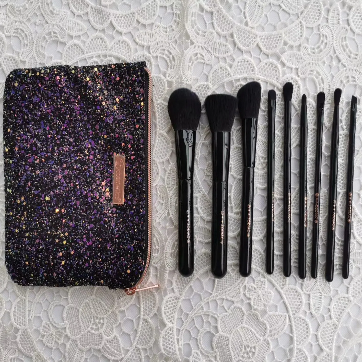Wholesale 9pcs NEW Brand High quality Cosmetics Makeup brushes set Eye Shadow Foundation Brush Makeup Tools DHL Fast delivery
Wholesale 9pcs NEW Brand High quality Cosmetics Makeup brushes set Eye Shadow Foundation Brush Makeup Tools DHL Fast delivery