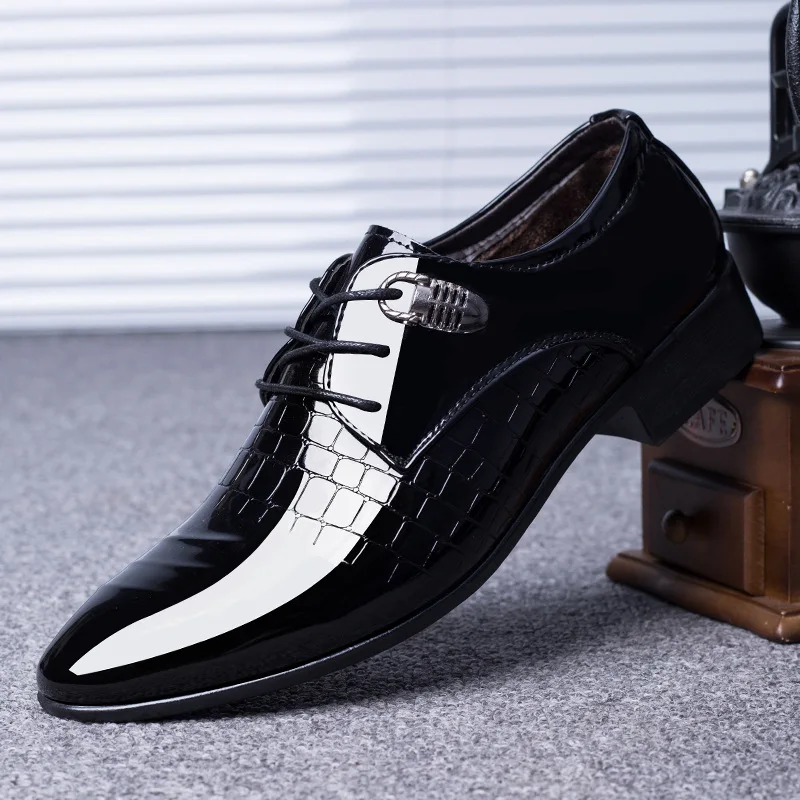 Whoholl 2020 Man Flat Classic Men Dress Shoes Patent Leather Wingtip Carved Italian Formal Oxford Plus Size 38-44 For Autumn
Whoholl 2020 Man Flat Classic Men Dress Shoes Patent Leather Wingtip Carved Italian Formal Oxford Plus Size 38-44 For Autumn