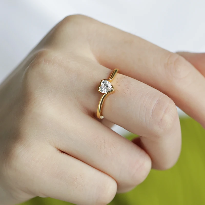 Stainless Steel Heart Ring Multicolor Zircon Circlet Elegant Glamour Jewelry For Girl Woman Best Friend Holiday Gift
Stainless Steel Heart Ring Multicolor Zircon Circlet Elegant Glamour Jewelry For Girl Woman Best Friend Holiday Gift