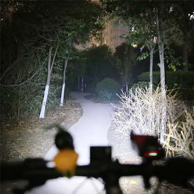 XANES 4-in-1 550LM Bike Headlight 4 Modes Bicycle Front Lights 130dB Horn 4-6.3inch Phone Holder Power Bank Outdoor Cycling
XANES 4-in-1 550LM Bike Headlight 4 Modes Bicycle Front Lights 130dB Horn 4-6.3inch Phone Holder Power Bank Outdoor Cycling
