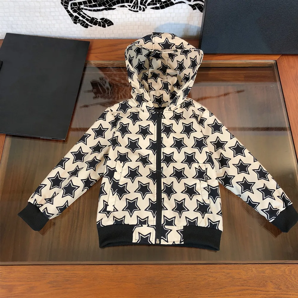 High-end children's clothing 2021 European and American children's autumn and winter new style foreign boy jacket designer hoode
High-end children's clothing 2021 European and American children's autumn and winter new style foreign boy jacket designer hoode