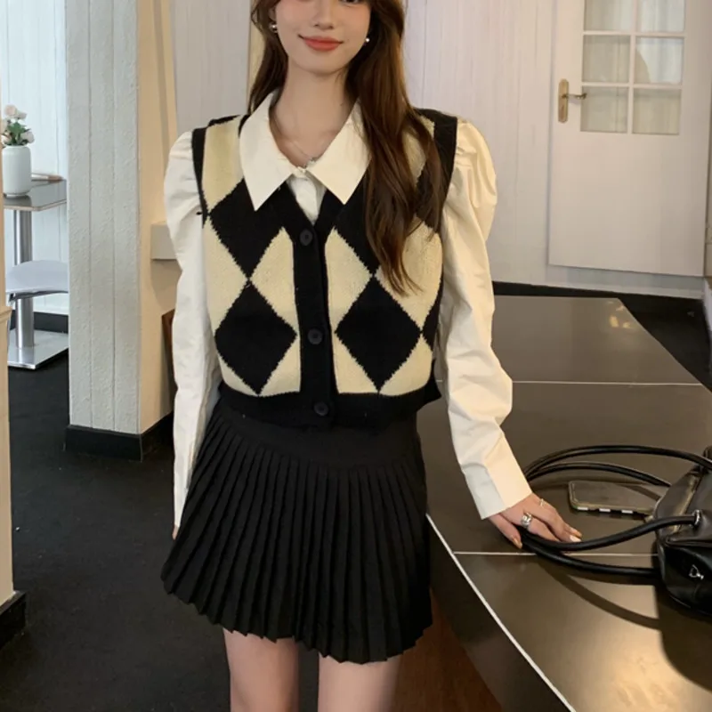 Contrast Rhombic Plaid Folding Sleeveless Knitted Vest for Autumn Age Reduction with Short Sweater Cardigan for Women
Contrast Rhombic Plaid Folding Sleeveless Knitted Vest for Autumn Age Reduction with Short Sweater Cardigan for Women