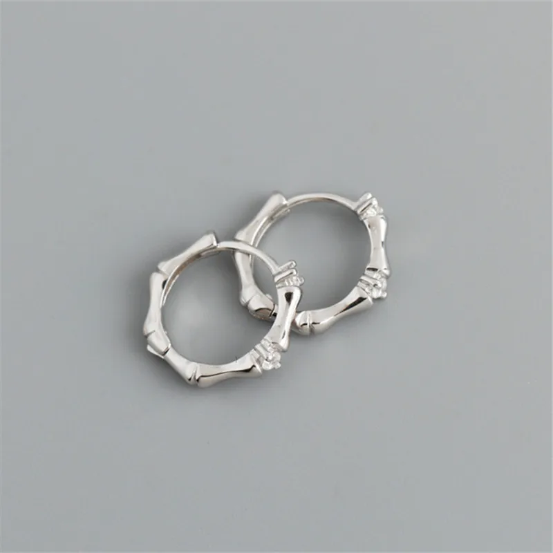 925 стерлингового серебра в стиле панк, в стиле хип-хоп, очаровательные серьги-гвоздики в виде капель с кристаллами в форме для женщин и девоч...
925 стерлингового серебра в стиле панк, в стиле хип-хоп, очаровательные серьги-гвоздики в виде капель с кристаллами в форме для женщин и девоч...