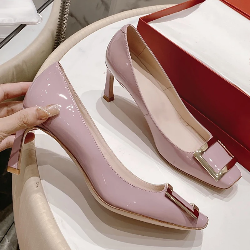 Spring Women Shoes Fashion Metal Buckle Pumps Light Leather Middle Heels Sapatos Femininos Eleangt Square Toe Chaussure Femme
Spring Women Shoes Fashion Metal Buckle Pumps Light Leather Middle Heels Sapatos Femininos Eleangt Square Toe Chaussure Femme