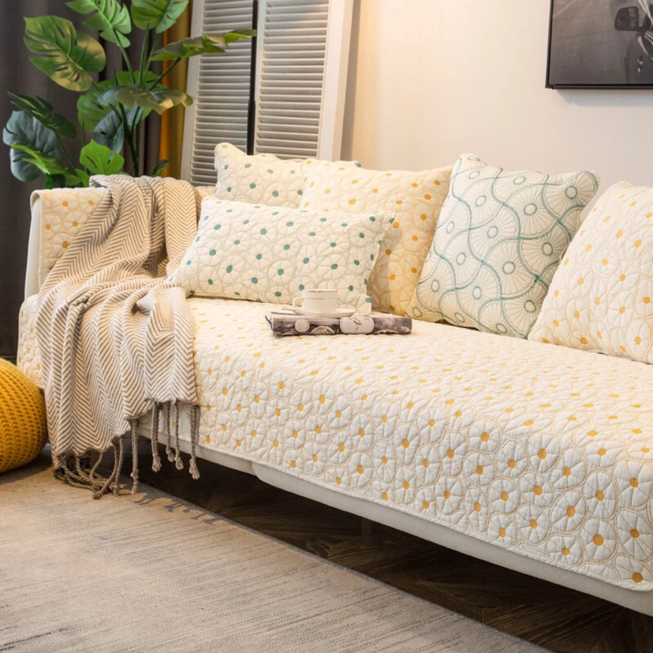 Summer Sectional Sofa Cover Cotton Cushion Cover Embroidery Cloth Double-Sided Use Back Towel Cushion Couches for Living Room
Summer Sectional Sofa Cover Cotton Cushion Cover Embroidery Cloth Double-Sided Use Back Towel Cushion Couches for Living Room