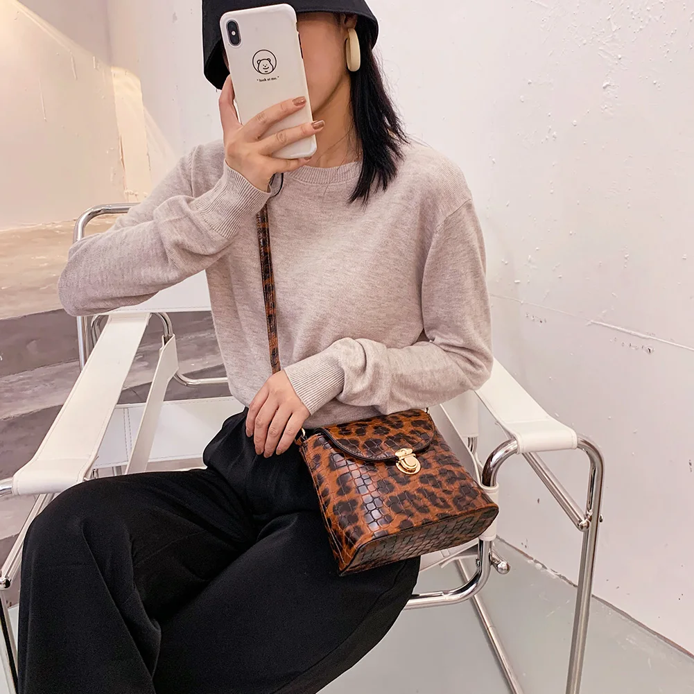 Leopard Messenger Bag Fashion Women Alligator Classic Shoulder Bag Handbag Vintage Retro PU Casual Shoulder Pouch
Leopard Messenger Bag Fashion Women Alligator Classic Shoulder Bag Handbag Vintage Retro PU Casual Shoulder Pouch