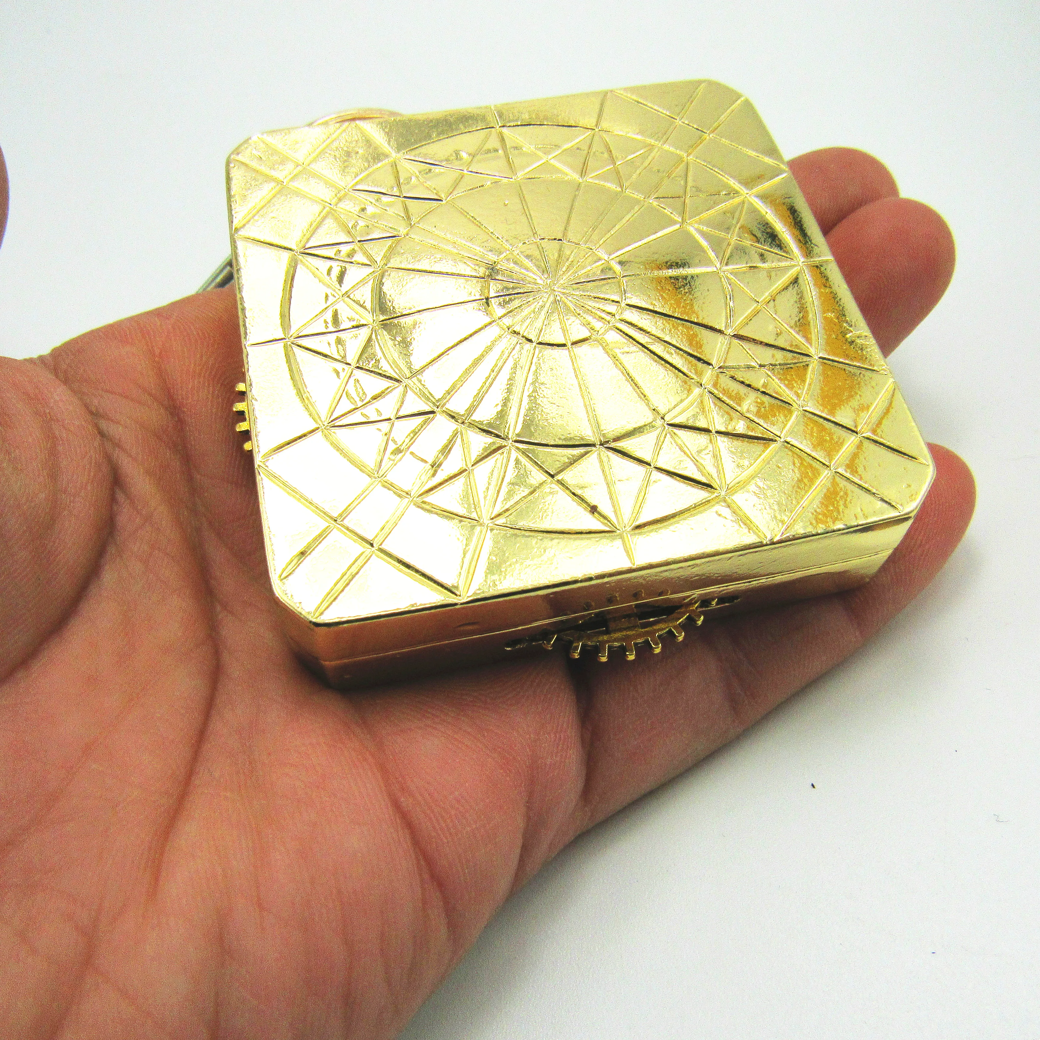 2021 New Cosplay Golden Gear Key Chain Gifts