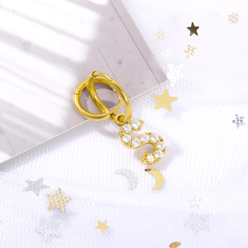 1pcs Gold Fashion A-Z Initial Letter Pendant Earrings for Women Micro Crystal Alphabet Hoop Earrings Stainless Steel Jewelry
1pcs Gold Fashion A-Z Initial Letter Pendant Earrings for Women Micro Crystal Alphabet Hoop Earrings Stainless Steel Jewelry