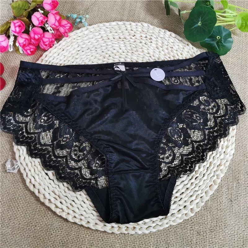 Black European and American style lace girl's panties hot thin sexy gauze hollowed-out hot triangle cotton crotch women's pantie
Black European and American style lace girl's panties hot thin sexy gauze hollowed-out hot triangle cotton crotch women's pantie
