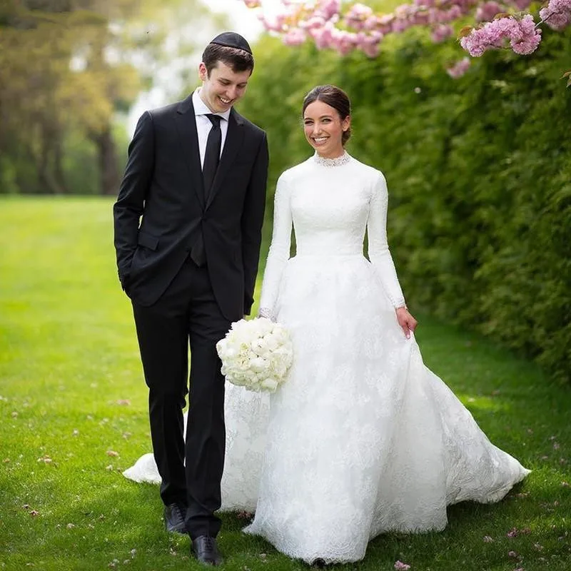 Long Sleeve Lace Muslim Wedding Dress Plus Size Ball Gown Princess Dubai White Ivory Bridal Bride Wedding Gowns
Long Sleeve Lace Muslim Wedding Dress Plus Size Ball Gown Princess Dubai White Ivory Bridal Bride Wedding Gowns