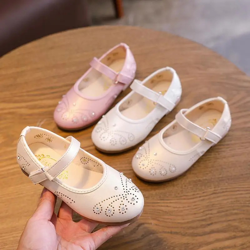 Bekamille Girls Sandals Summer Fashion Children Girls Princess Cut-outs Diamond Leather shoes Kids Toddler Baby Dace Shoes SH029
Bekamille Girls Sandals Summer Fashion Children Girls Princess Cut-outs Diamond Leather shoes Kids Toddler Baby Dace Shoes SH029