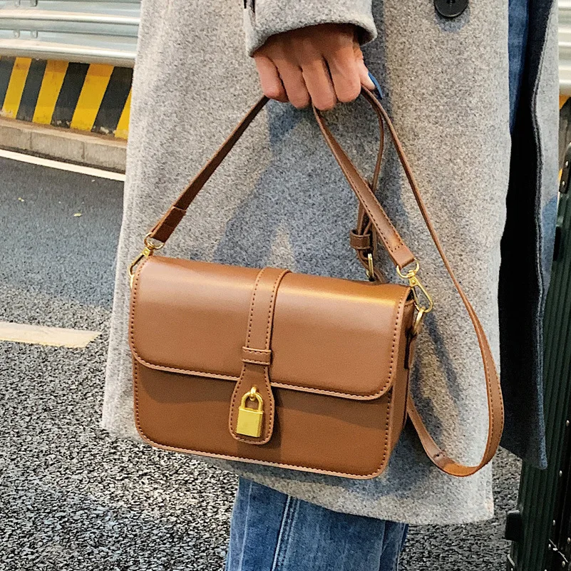 Winter Underarm Bag Women's Bag 2021 High Quality New Niche Design Wild Retro Shoulder Bag Fashion Messenger Small Square Bag
Winter Underarm Bag Women's Bag 2021 High Quality New Niche Design Wild Retro Shoulder Bag Fashion Messenger Small Square Bag