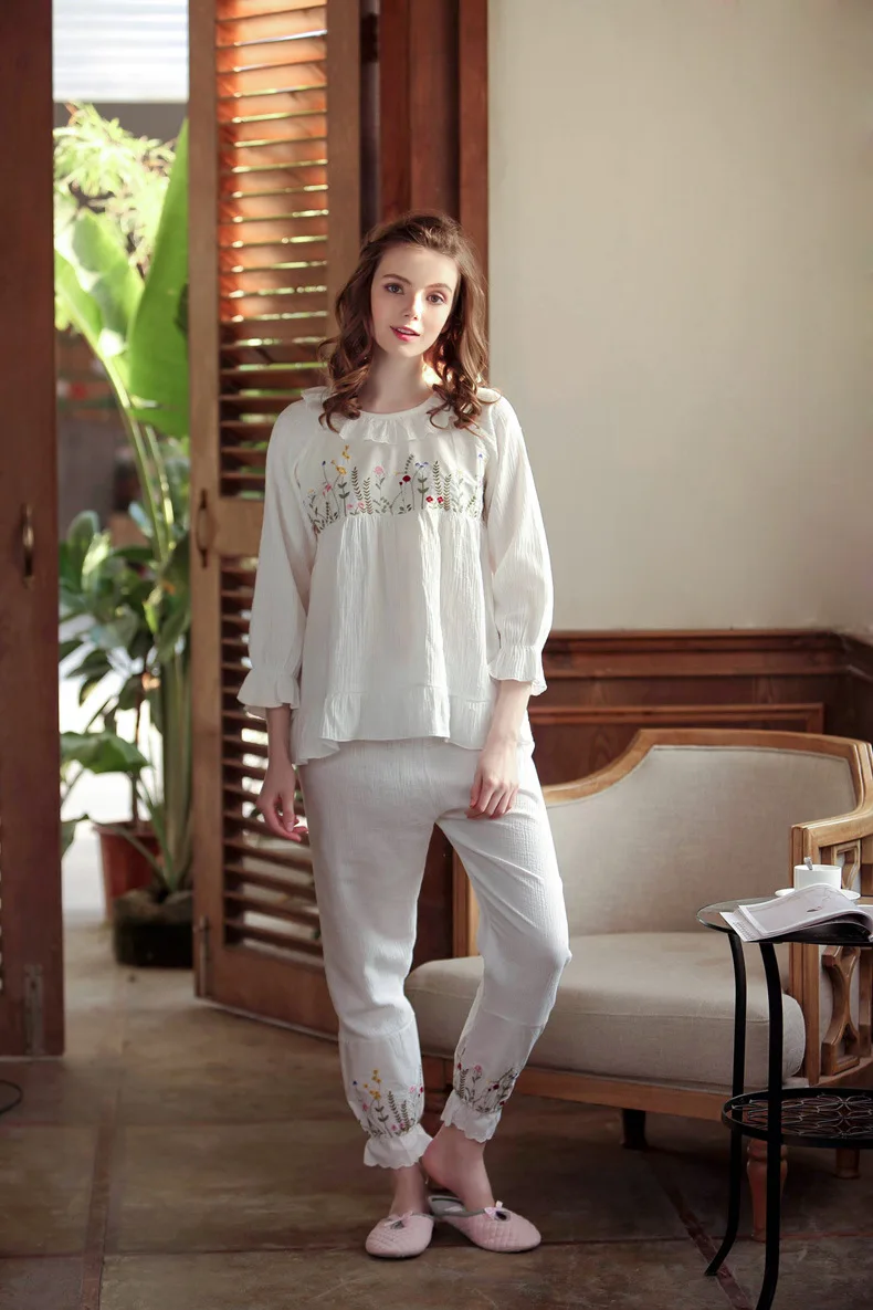 Sweet Embroiderytwo Piece Set Pajamas Fall Winter Women Pajamas Suits Japan and South Korea Style Home Service White Nighwear
Sweet Embroiderytwo Piece Set Pajamas Fall Winter Women Pajamas Suits Japan and South Korea Style Home Service White Nighwear