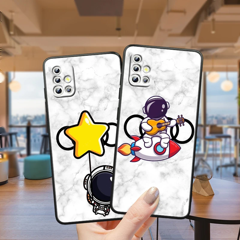 Spaceman Luxury Cute For Samsung Galaxy A52S A72 A71 A52 A51 A12 A32 A21S 4G 5G Fundas Soft Black Phone Case Capa Coque
Spaceman Luxury Cute For Samsung Galaxy A52S A72 A71 A52 A51 A12 A32 A21S 4G 5G Fundas Soft Black Phone Case Capa Coque