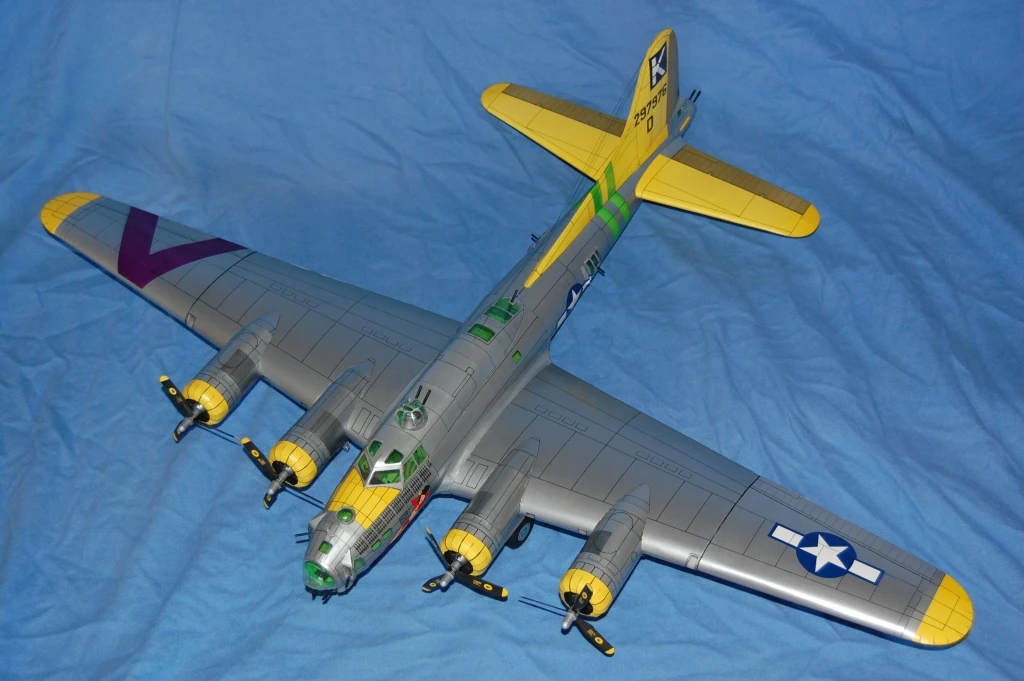 Масштаб 1:47: Боинг B-17 Летающая Тяжелая крепость бомбардировщик набор бумажных