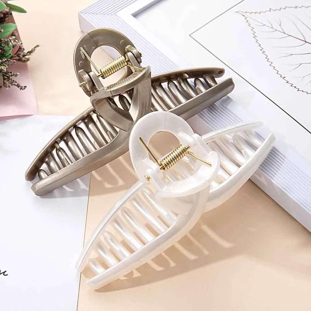 2021 Acrylic Hair Clip Simple and Versatile Plastic Plate Hair Clip Fashion Cross Hair Claw Hair Accessories Women Wholesale
2021 Acrylic Hair Clip Simple and Versatile Plastic Plate Hair Clip Fashion Cross Hair Claw Hair Accessories Women Wholesale