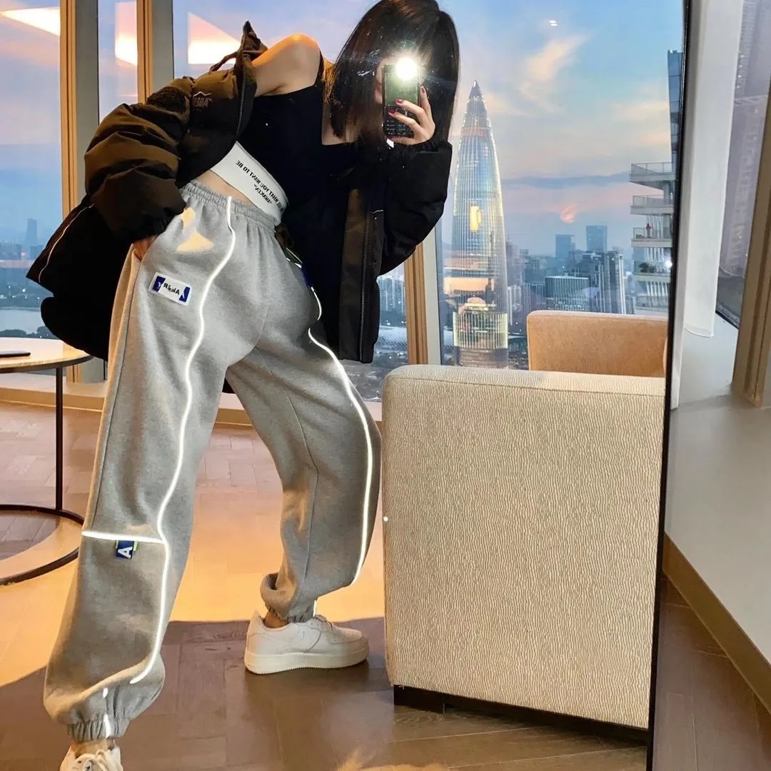 Thin Korean Fashion Multi Colors Trousers Women Loose and Casual Reflective Women's Sports Pants for 2021 Spring and Summer
Thin Korean Fashion Multi Colors Trousers Women Loose and Casual Reflective Women's Sports Pants for 2021 Spring and Summer