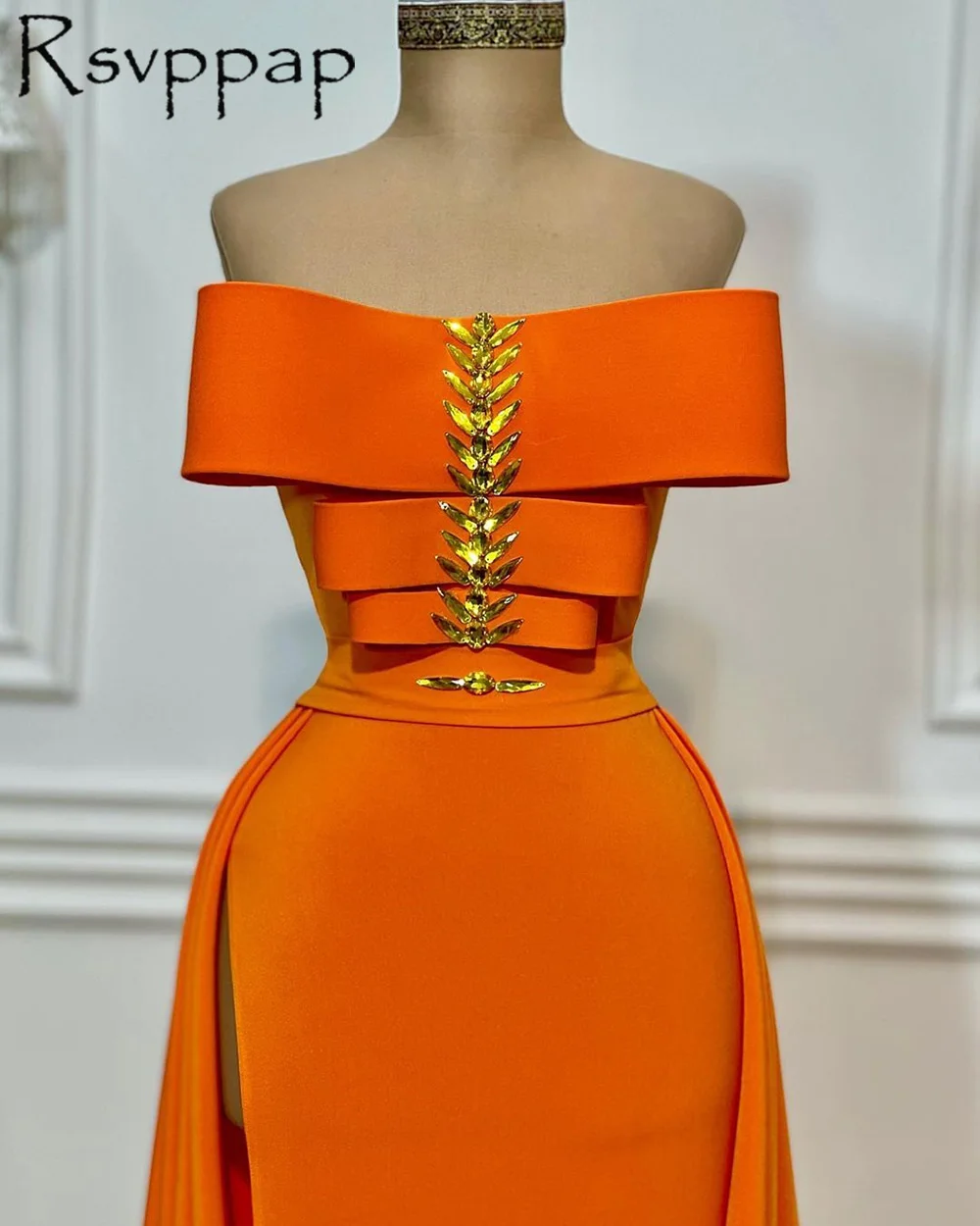 Long Orange Evening Dresses 2021 Desgned High Slit Beaded Tiered Bow Satin Straight Women Dress Party Gowns
Long Orange Evening Dresses 2021 Desgned High Slit Beaded Tiered Bow Satin Straight Women Dress Party Gowns