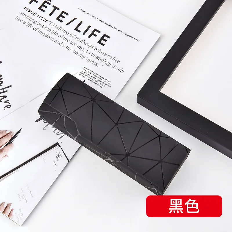 Portable Anti-pressure Glasses Case Simple Retro Literary Boy Myopia Eyes Storage Box Caja De Almacenamiento De Gafas De Caixa 
Portable Anti-pressure Glasses Case Simple Retro Literary Boy Myopia Eyes Storage Box Caja De Almacenamiento De Gafas De Caixa