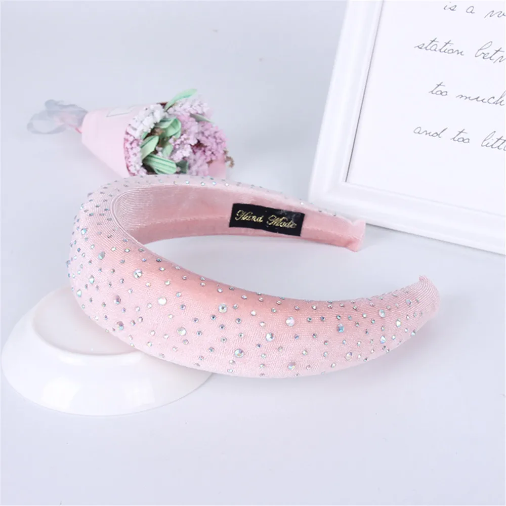 New Fashion Velvet Cloth Hot Rhinestone Wide hair band Ladies French Retro Gold Velvet Rhinestone Sponge Headband
New Fashion Velvet Cloth Hot Rhinestone Wide hair band Ladies French Retro Gold Velvet Rhinestone Sponge Headband