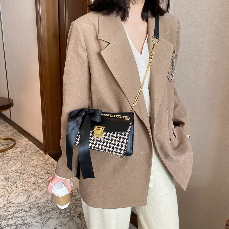 Female Bag 2022 New Trend Retro Messenger Bag Luxury Designer Handbags Small Square Shoulder Bag Lattice Houndstooth Women's Bag
Female Bag 2022 New Trend Retro Messenger Bag Luxury Designer Handbags Small Square Shoulder Bag Lattice Houndstooth Women's Bag