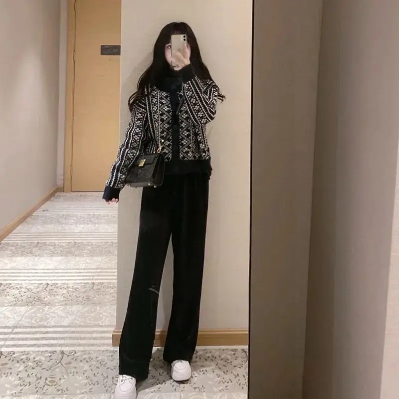 Women's Clothing Retro Round Neck Sweater Cardigan Autumn and Winter New Style Loose Lazy Knit Two Piece Set Women
Women's Clothing Retro Round Neck Sweater Cardigan Autumn and Winter New Style Loose Lazy Knit Two Piece Set Women