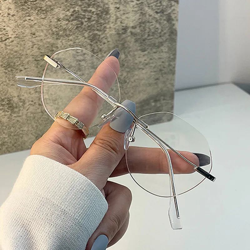 Новые модные квадратные безрамные плоские зеркальные прозрачные очки с жемчужными краями для женщин и мужчин с защитой от синего света про... 
Новые модные квадратные безрамные плоские зеркальные прозрачные очки с жемчужными краями для женщин и мужчин с защитой от синего света про...