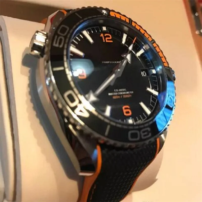 Luxury Brand New Ceramic Bezel 007 James Bond Automatic Mechanical Men Watch Stainless Steel Red Black Rubber wristwatch
Luxury Brand New Ceramic Bezel 007 James Bond Automatic Mechanical Men Watch Stainless Steel Red Black Rubber wristwatch