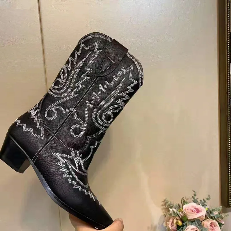 Женские замшевые ботинки с вышивкой MStacchi Бежевые до середины икры на толстом