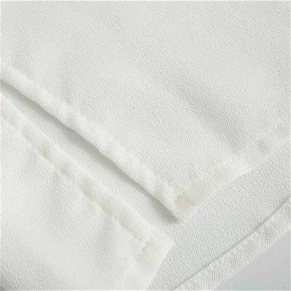 2020 Autumn women lapel design sense long-sleeved solid color bow all-match chiffon laminated decorative shirt
2020 Autumn women lapel design sense long-sleeved solid color bow all-match chiffon laminated decorative shirt