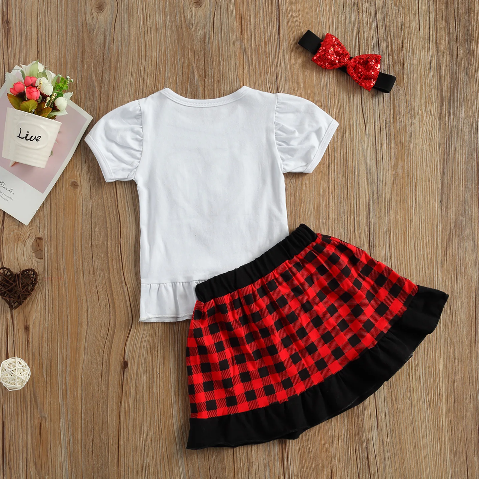 Toddler Kids Baby Girl 1T-6T Valentine's Day Clothes Sets Short Sleeve Heart Print T-shirt Tops Plaid Skirt Headband 3PCS 
Toddler Kids Baby Girl 1T-6T Valentine's Day Clothes Sets Short Sleeve Heart Print T-shirt Tops Plaid Skirt Headband 3PCS