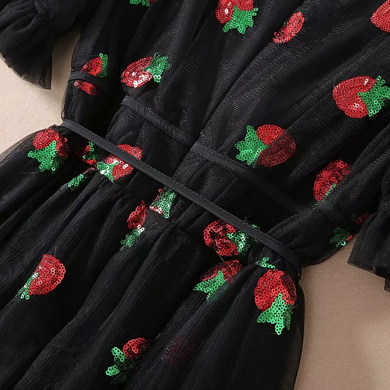2021 Strawberry Dress Women Fashion V Puff Sleeve Sweet Voile Mesh Sequins Embroidery French Party Dresses 3XL cute long skirt
2021 Strawberry Dress Women Fashion V Puff Sleeve Sweet Voile Mesh Sequins Embroidery French Party Dresses 3XL cute long skirt