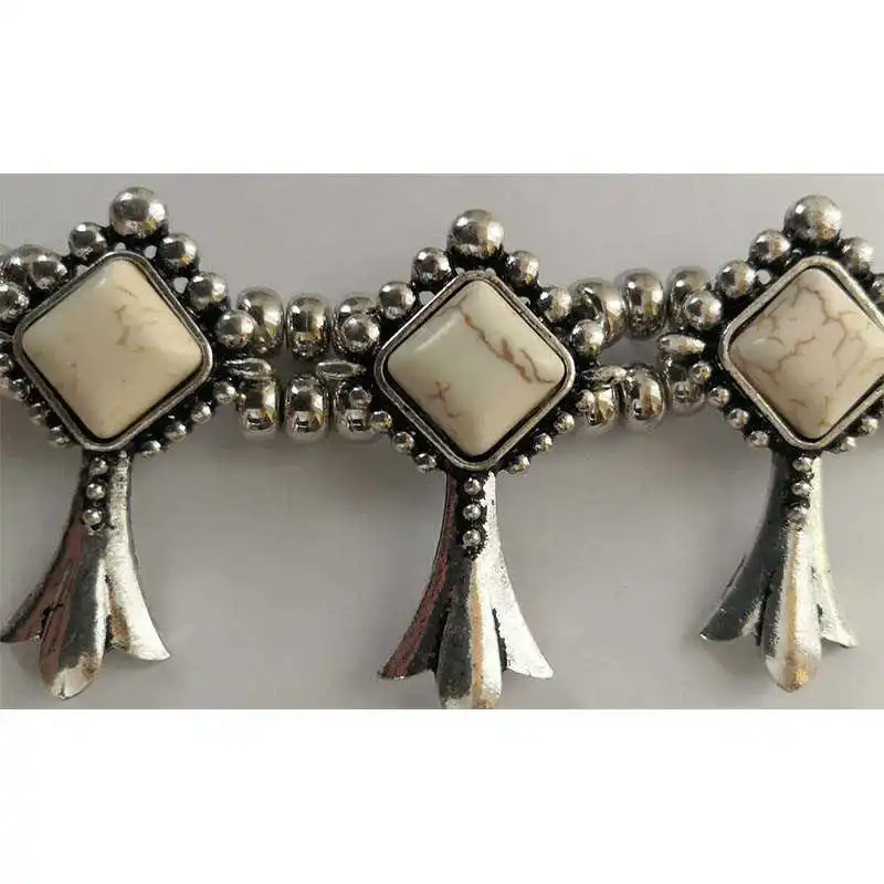Ожерелье серебряного цвета в стиле ретро серьги виде цветущей тыквы