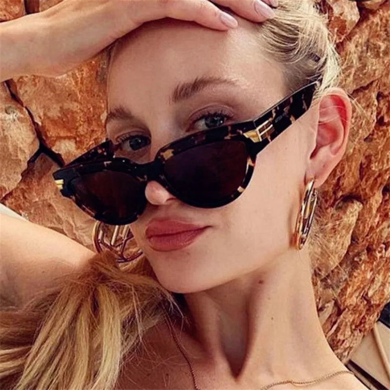 RBROVO 2021 New Cateye Sunglasses Women/Men INS Eyewear Women Luxury Brand Glasses for Women Vintage Lentes De Sol Mujer UV400
RBROVO 2021 New Cateye Sunglasses Women/Men INS Eyewear Women Luxury Brand Glasses for Women Vintage Lentes De Sol Mujer UV400