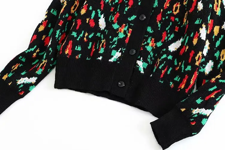 Vintage V-Neck Print Knitted Sweater Long Sleeve Warm Office Temperament Eurpean Cardigan Sweater Casual Loose Chic Tops 2020
Vintage V-Neck Print Knitted Sweater Long Sleeve Warm Office Temperament Eurpean Cardigan Sweater Casual Loose Chic Tops 2020