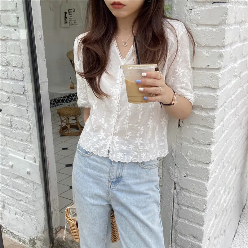 Hzirip 2020 Summer Shirt For Women Casual V-neck Embroidered Female Elegance Short-Sleeve Office Lady Lace All-match Tops Simple
Hzirip 2020 Summer Shirt For Women Casual V-neck Embroidered Female Elegance Short-Sleeve Office Lady Lace All-match Tops Simple