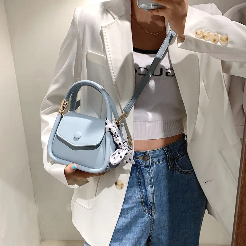 2021 New Trendy One-shoulder Messenger Female Bag Student Simple and Fresh Fashion Mini Silk Scarf Portable Small Square Bag
2021 New Trendy One-shoulder Messenger Female Bag Student Simple and Fresh Fashion Mini Silk Scarf Portable Small Square Bag
