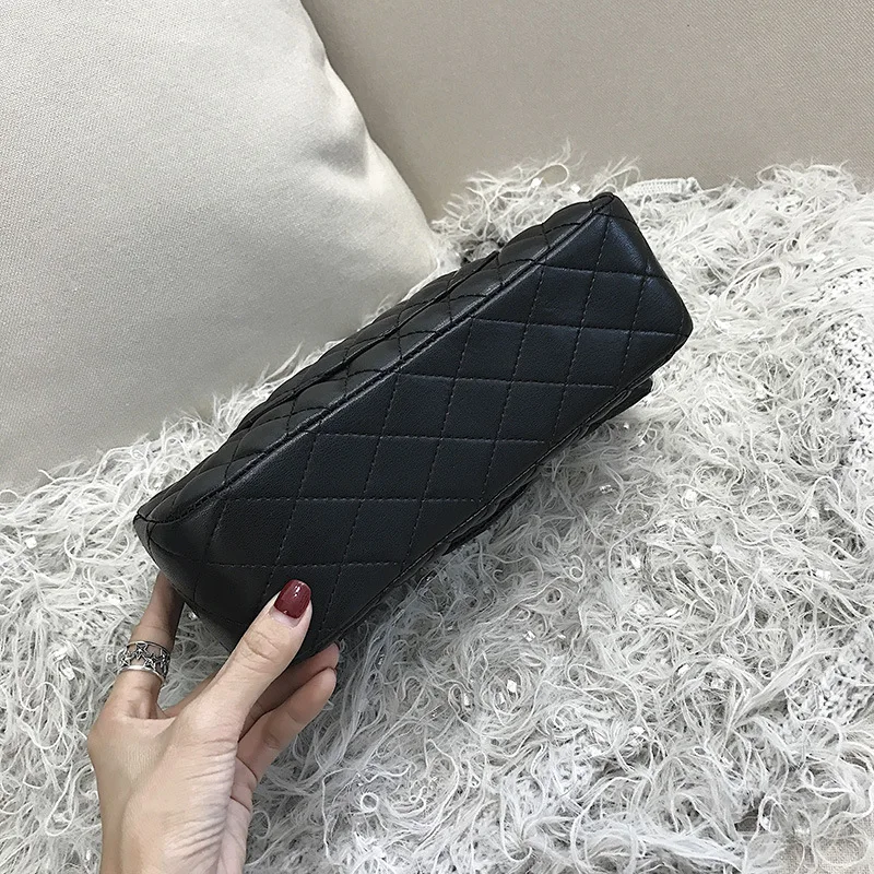 chain bag female bag summer 2021new trendy fashion western style shoulder bag summer all-match messenger small square bag
chain bag female bag summer 2021new trendy fashion western style shoulder bag summer all-match messenger small square bag