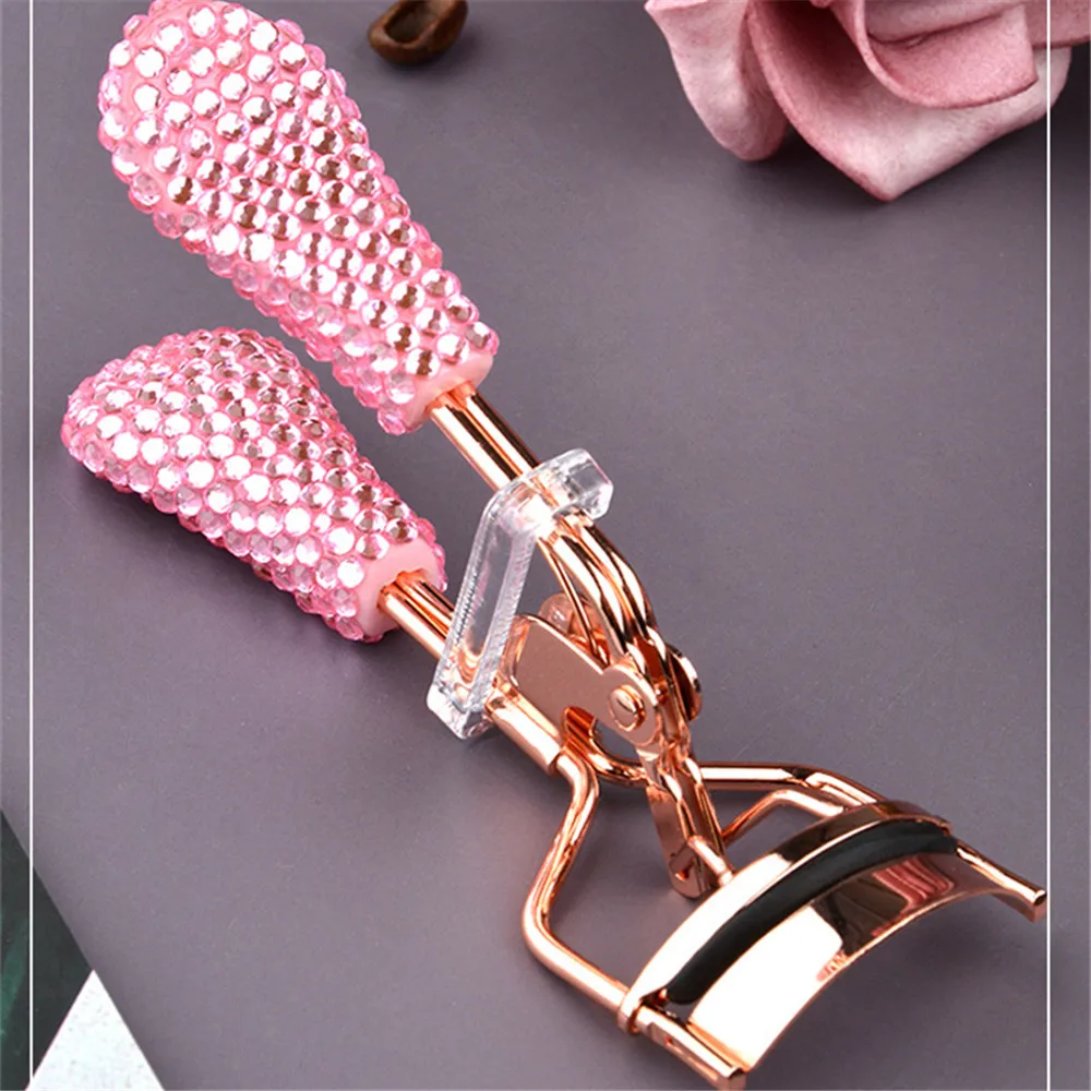 Makeup Eyelash Curler Beauty Tools Lady Women Nature Style Shining Rhinestone Delicate Eyelash Handle Curl Eye Lash Curler Tool
Makeup Eyelash Curler Beauty Tools Lady Women Nature Style Shining Rhinestone Delicate Eyelash Handle Curl Eye Lash Curler Tool