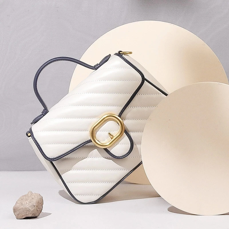 Woman handbag Genuine leather 2020 new first layer cowhide single shoulder messenger flap square leather handbag
Woman handbag Genuine leather 2020 new first layer cowhide single shoulder messenger flap square leather handbag